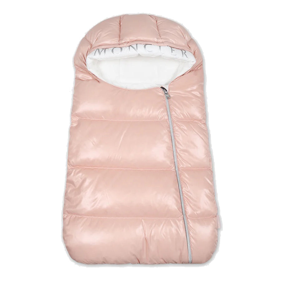 
                  
                    MONCLER 1E000015963V 512
                  
                