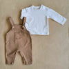 Set salopette con T-shirt